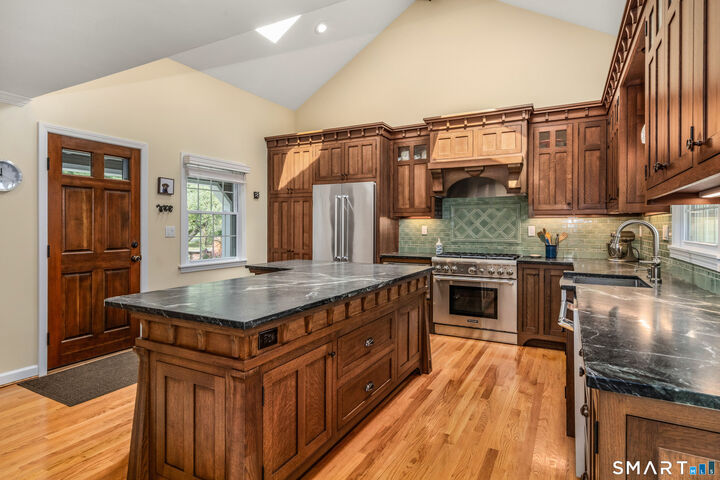 Property Photo:  342 Mountain Road  CT 06107 