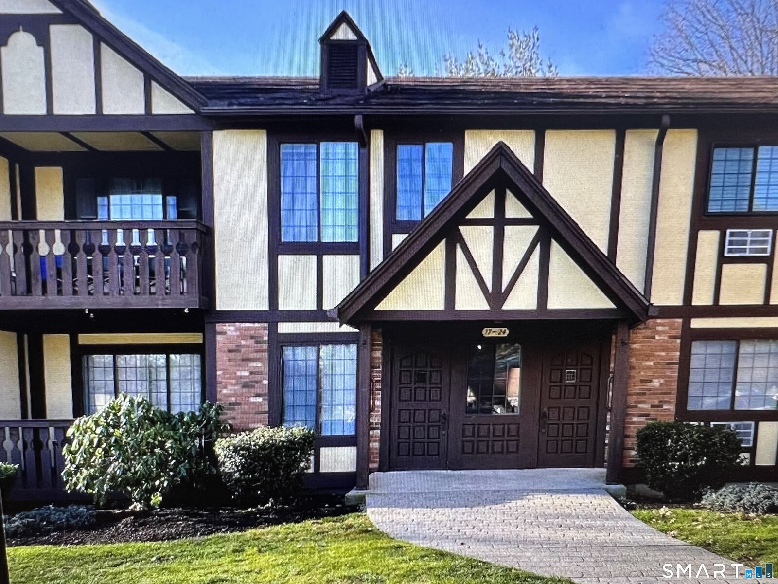 Property Photo:  20 Teresa Place 20  CT 06606 