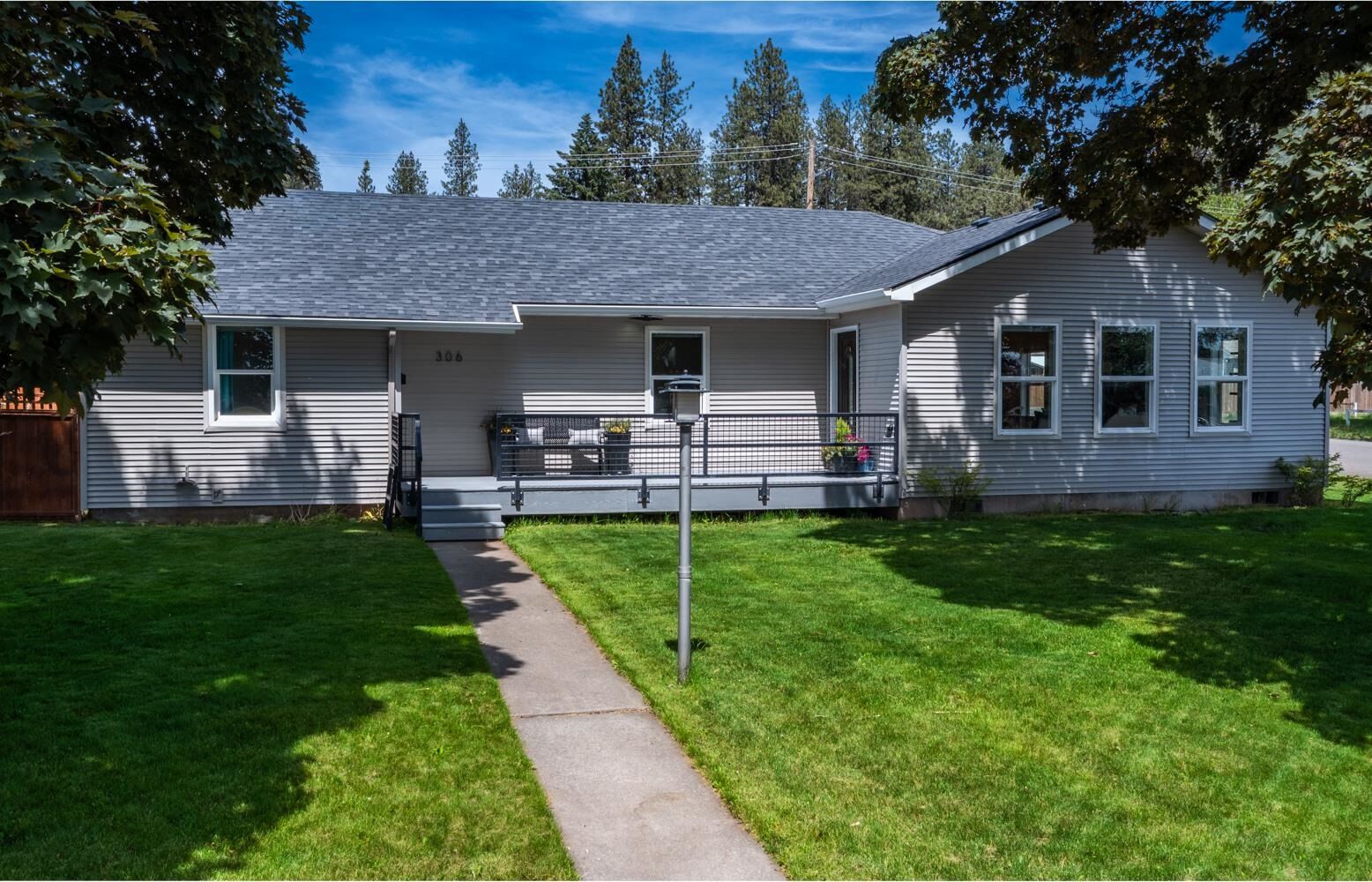 Property Photo: 306 W 3rd St WA 99004