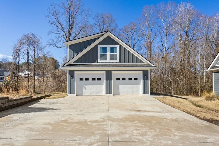 Property Photo:  814 Campobello Gramling School Road  SC 29322 