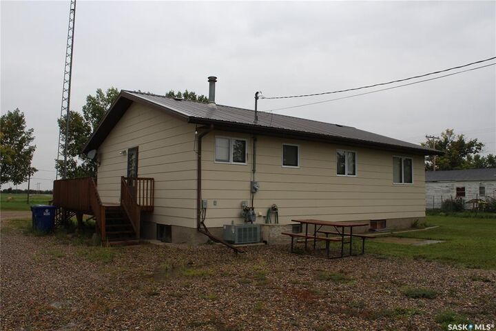 Property Photo:  106 Main Street  SK S0K 4A0 