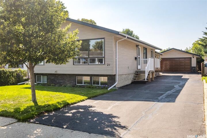 21 Plaxton Place — photo 1
