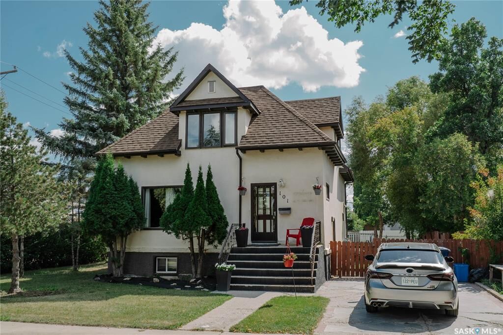 Property Photo:  101 106th Street W  SK S7N 1N4 