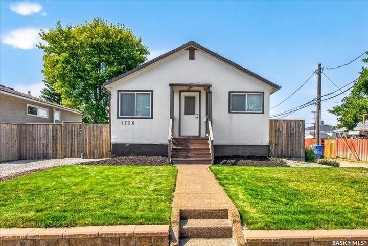 1726 Rothwell Street — photo 1