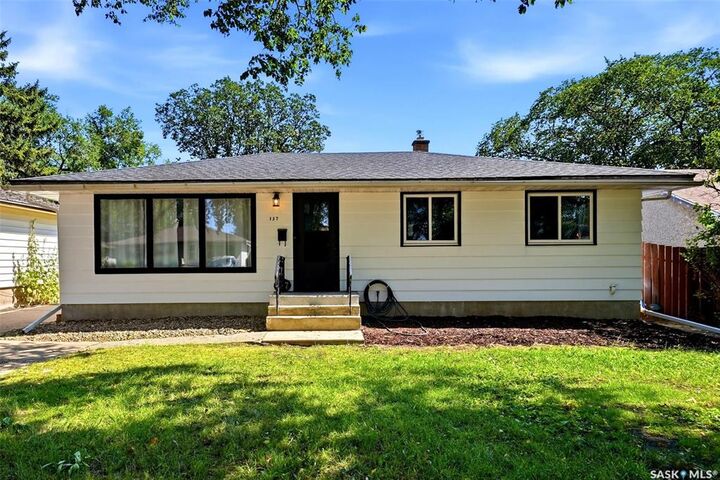 137 Garnet Street — photo 1