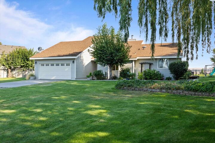 Property Photo:  101105 E Vaca Road  WA 99338 