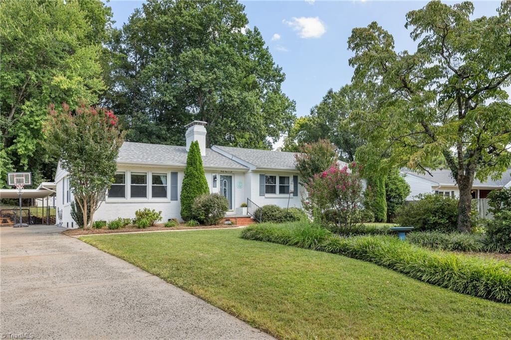 Property Photo: 4906 Starmount Drive NC 27410