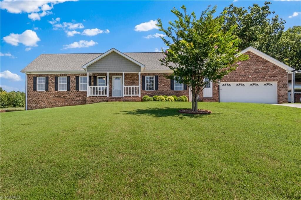 Property Photo:  527 Howardtown Circle  NC 27028 