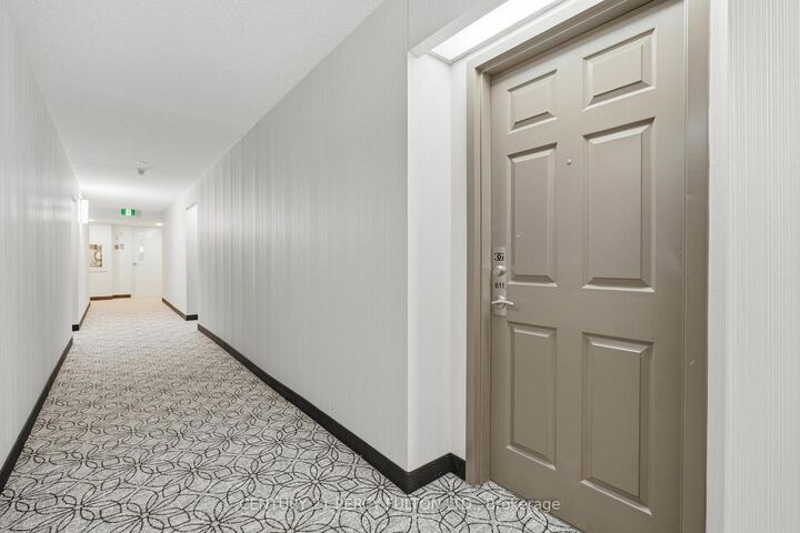 Photo de la propriété: 309 Major Mackenzie Avenue 611 ON L4V 9Y5