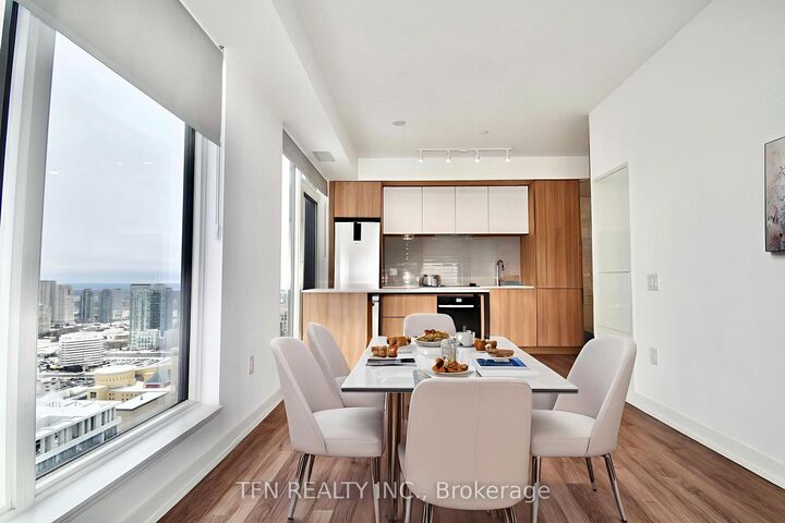 Property Photo: 395 Square One Drive 3803 ON L5B 0P6