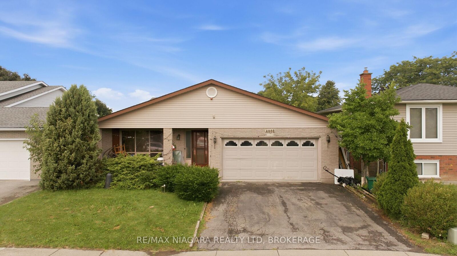Property Photo:  4989 Tara Avenue  ON L2H 2V8 