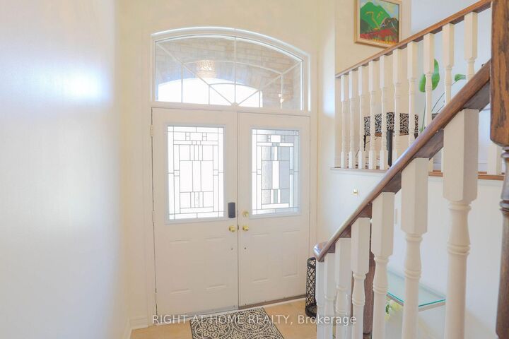 Property Photo: 11 Littleriver Court ON L6A 0K4