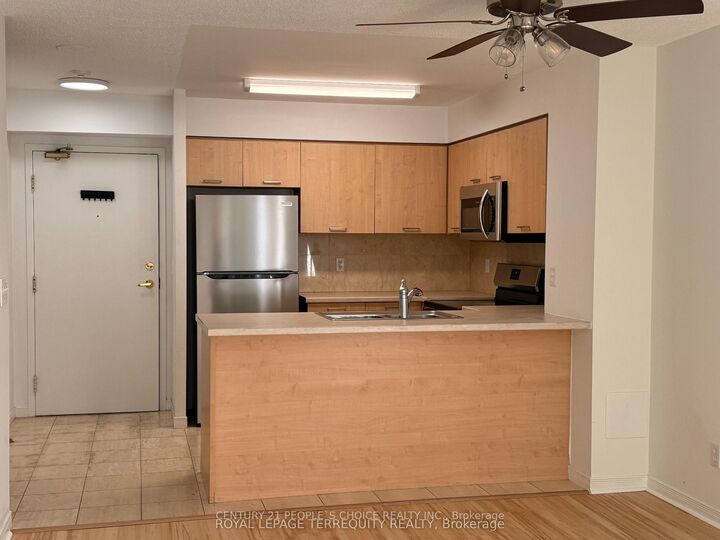 Property Photo:  51 Harrison Garden Boulevard 505  ON M2N 7G4 