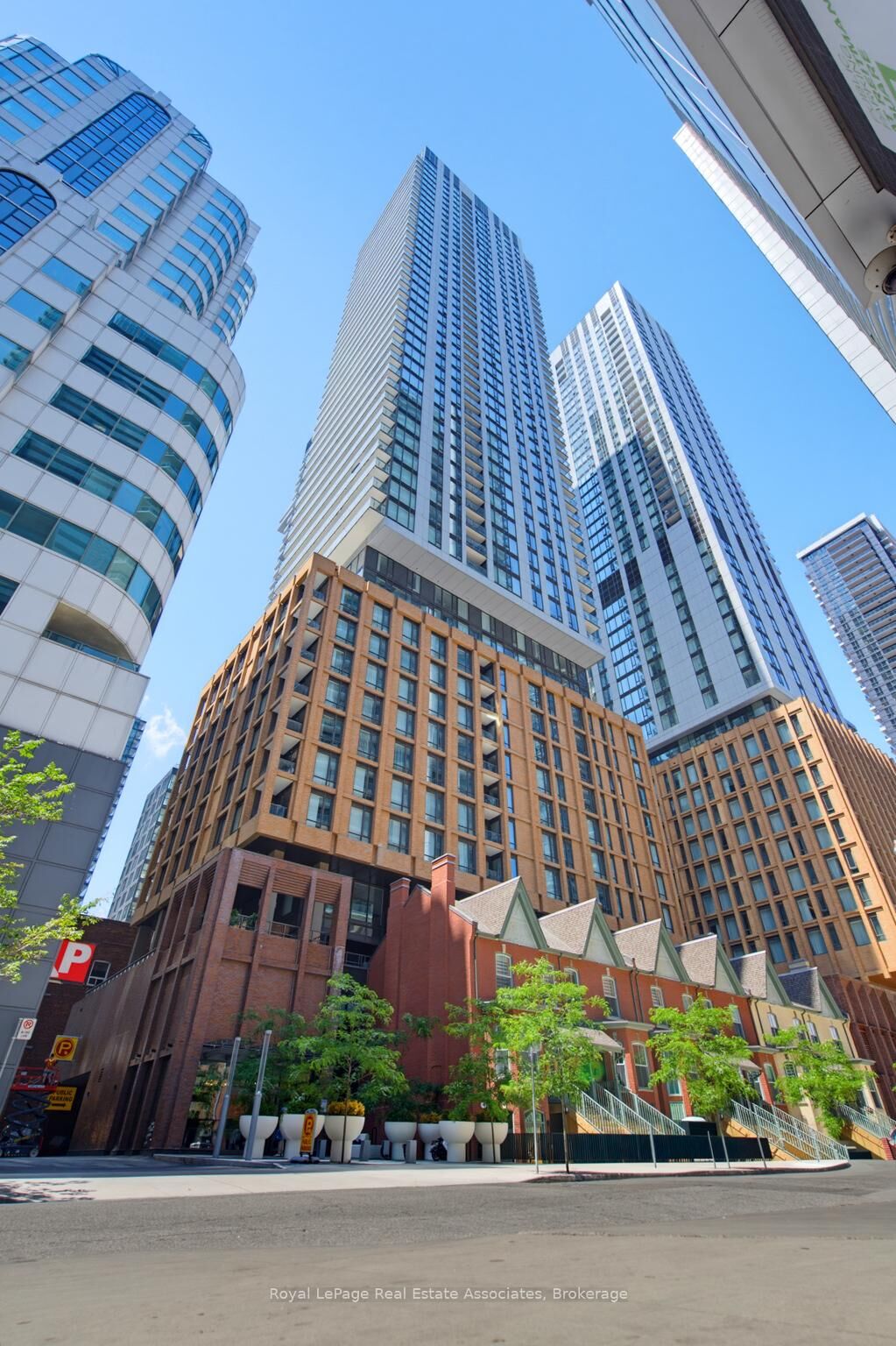 Property Photo: 8 Widmer Street 2403 ON M5V 0W6