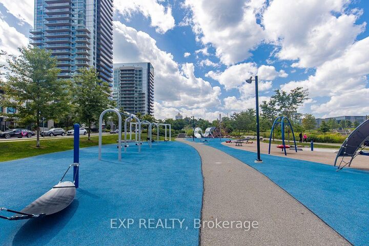 Property Photo: 85 McMahon Drive 912 ON M2K 0H1