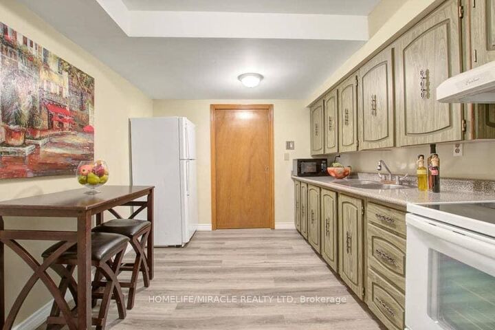 Property Photo:  10 Eaglewing Court E  ON M1E 4M1 