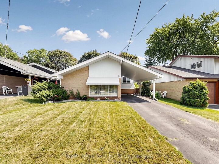 Property Photo: 99 Oakley Boulevard ON M1P 3P8