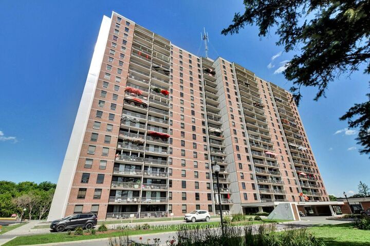 Property Photo:  665 Bathgate Drive 1003  ON K1K 3Y4 