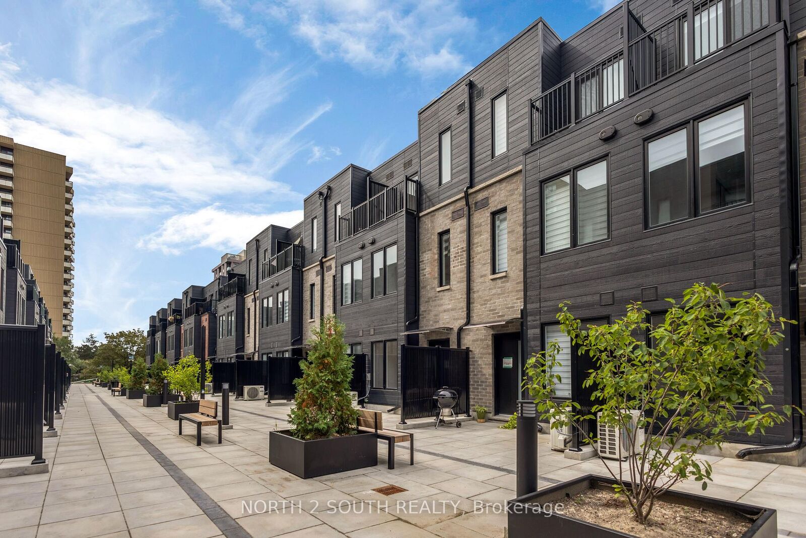 Property Photo: 3079 Pharmacy Avenue 27 ON M1W 2H1