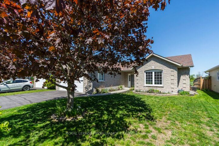 Property Photo:  51 Applewood Drive  ON K0K 1H0 