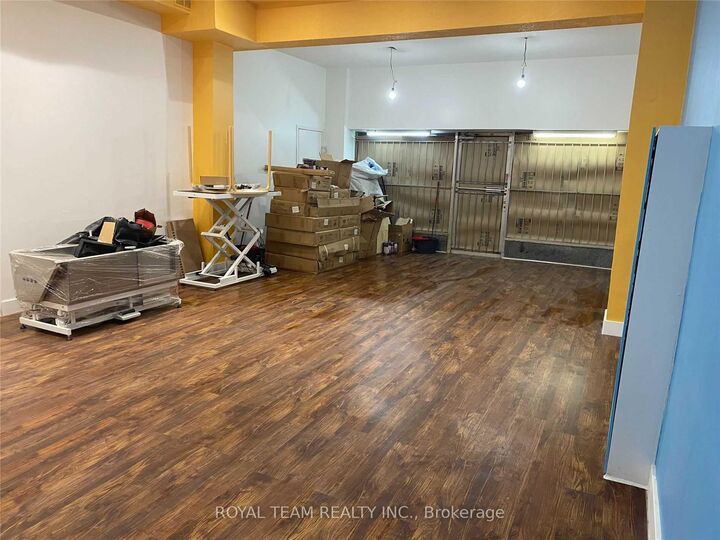 Property Photo: 106-108 King Street ON M9N 1L5