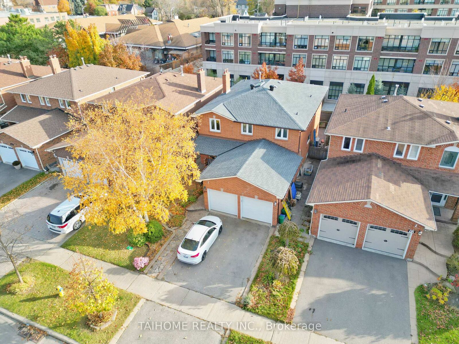 Property Photo:  96 Lamar Street  ON L6A 1A7 