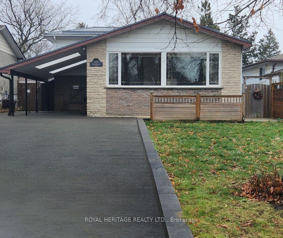 Property Photo:  975 Hawthorne Court Main  ON L1H 2H4 