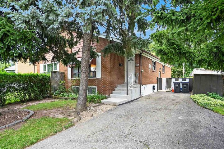 3239 Queen Frederica Drive — photo 1