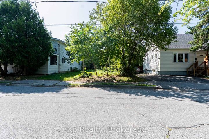 Property Photo:  169 St George Street  ON P3C 2W9 