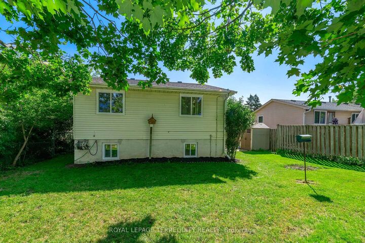 Property Photo: 1214 Trowbridge Drive ON L1G 7H2