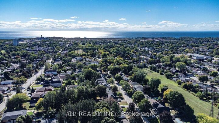 Property Photo:  1436 Haig Boulevard  ON L5E 2N1 