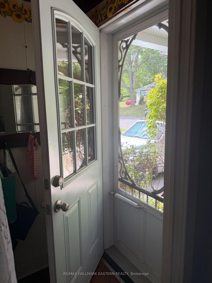 Property Photo:  413 Bellevue Street  ON K9H 5G5 