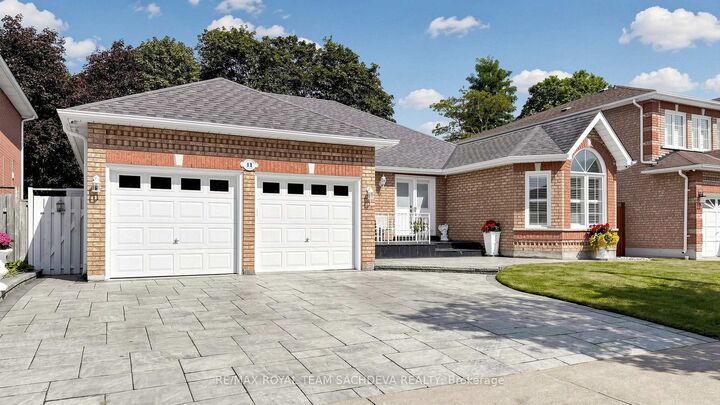 Property Photo: 11 Devonridge Crescent ON M1C 5A5
