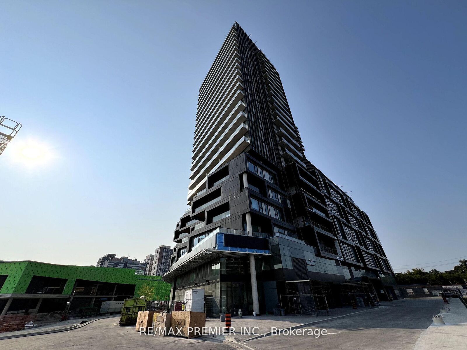 Property Photo:  1285 Dupont Street 1711  ON M6H 2A6 