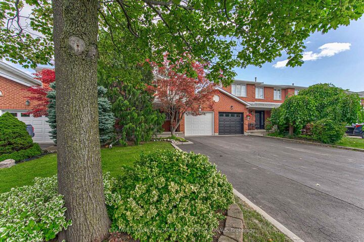 86 Chelsea Crescent — photo 1
