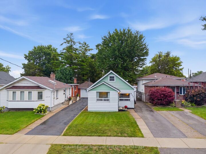 Property Photo: 442 Burdick Place ON N5W 4P6