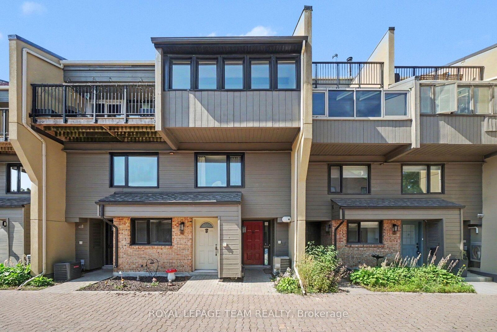 Property Photo:  290 Cathcart Street 14  ON K1N 5C4 