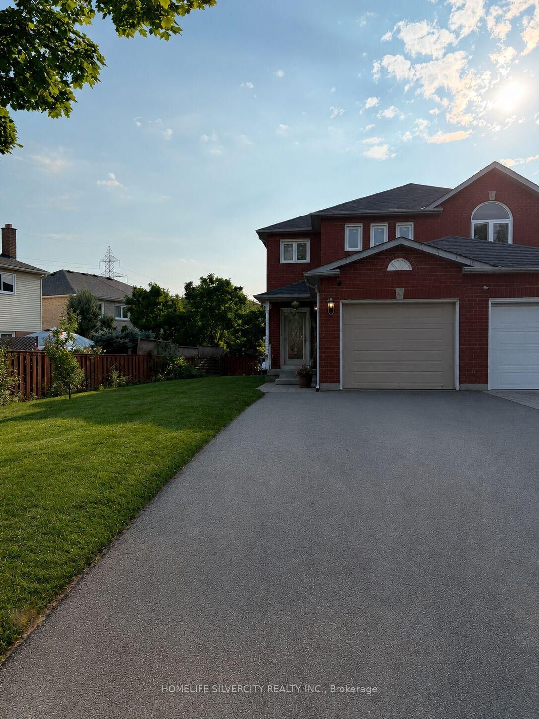 Property Photo:  