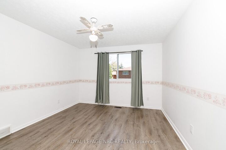 Property Photo:  8 Kerwin Gate  ON L2N 4J8 