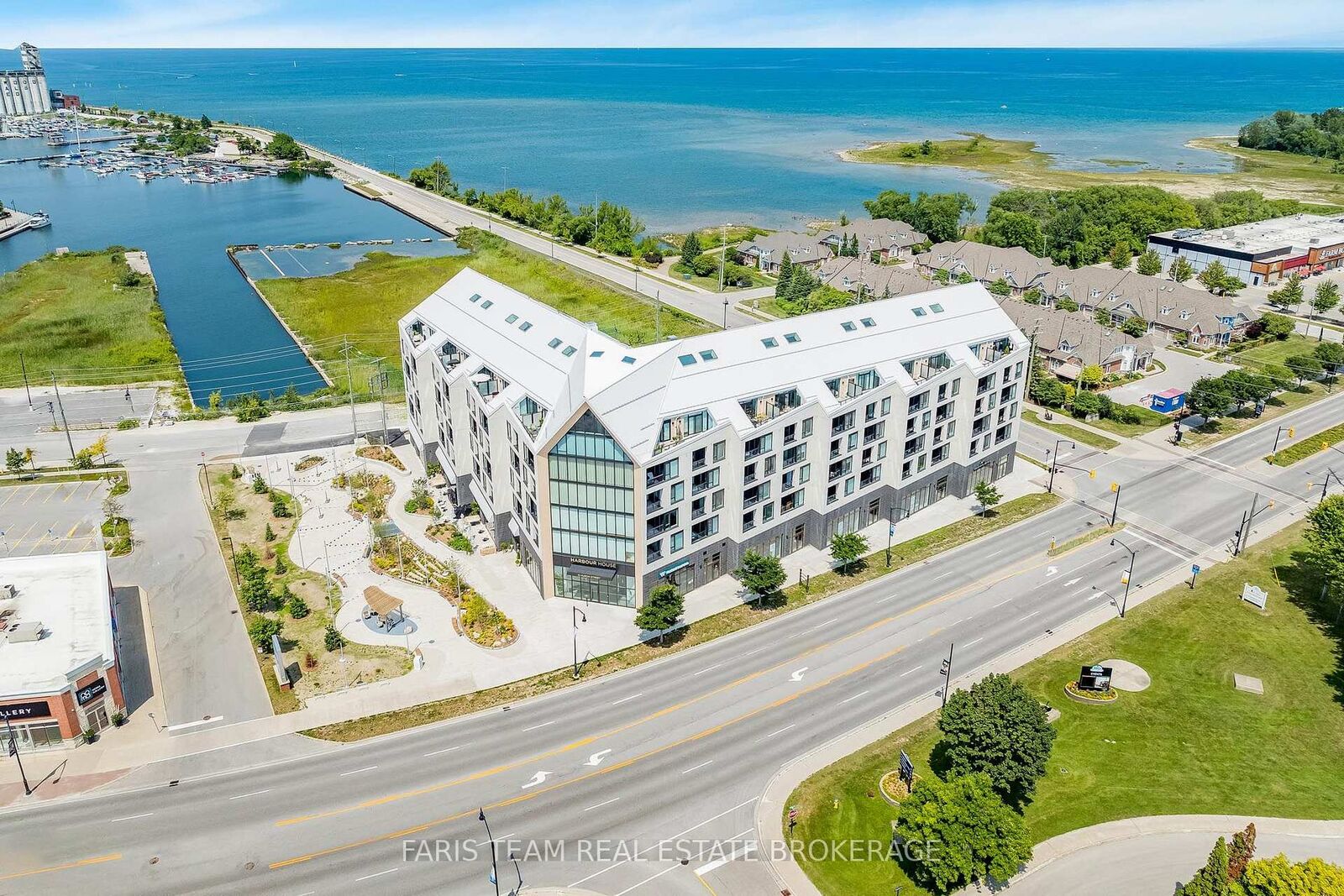 Property Photo: 31 Huron Street 413 ON L9Y 1C3