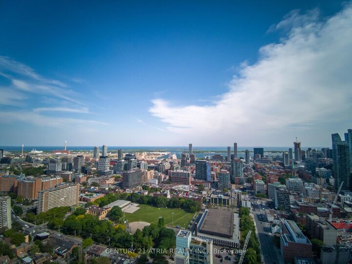 Property Photo:  181 Dundas Street E 4707  ON M5A 0N5 