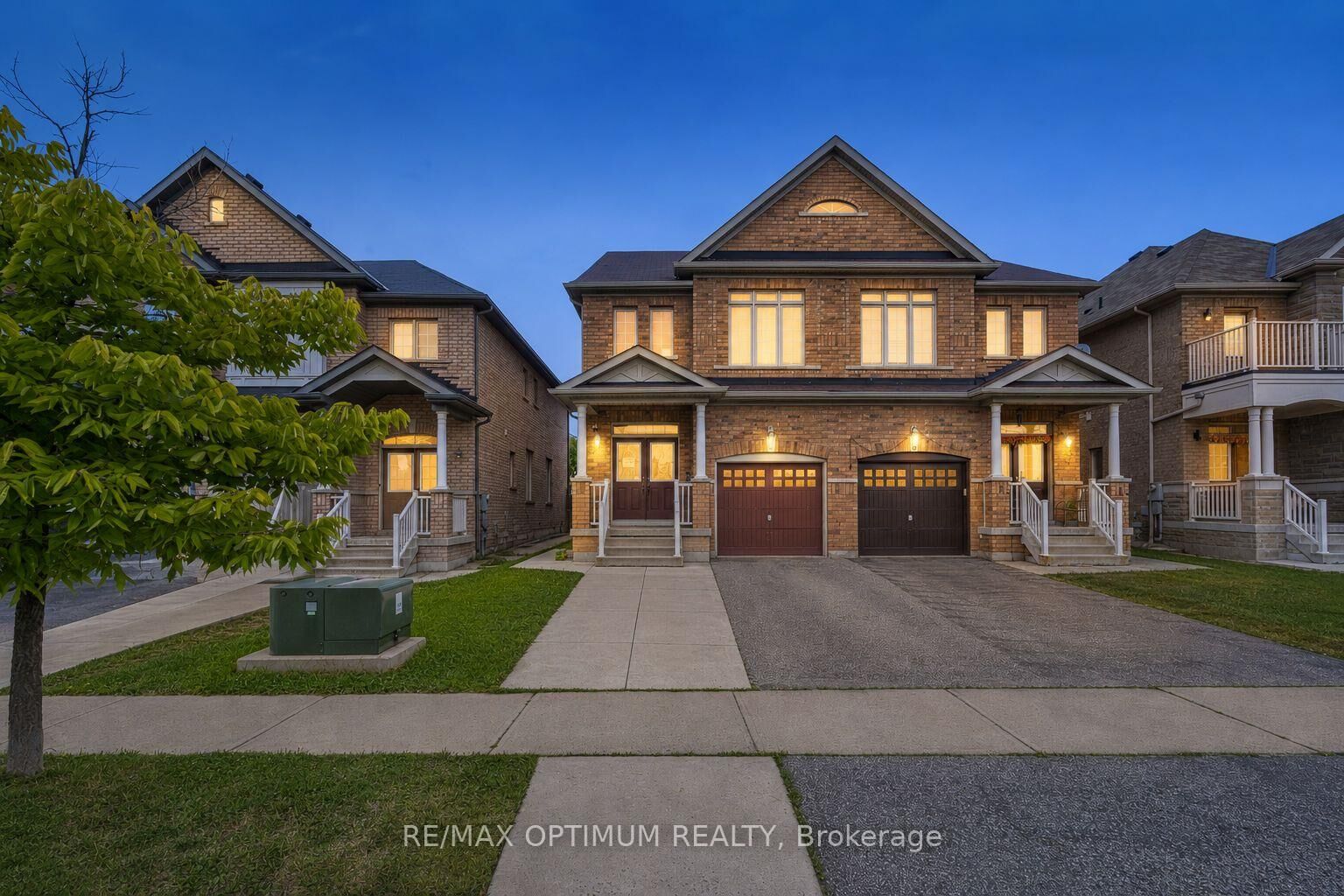 Property Photo: 12 Franktown Drive ON L6P 3N3