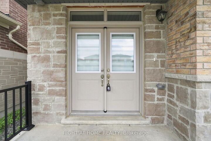 Property Photo:  2136 Coppermine Street  ON L1L 0T1 