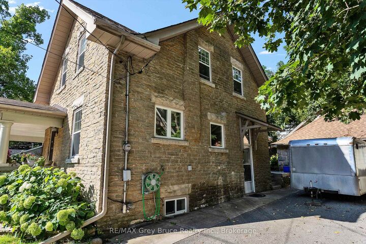 Property Photo: 772 3rd Avenue W ON N4K 4P3