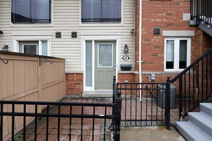 Property Photo: 4620 Guildwood Way 44 ON L5R 4H4