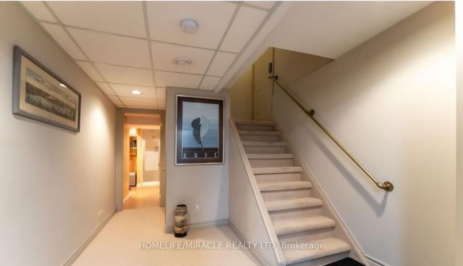 Property Photo:  46 Orchard View Boulevard  ON L1G 3N8 