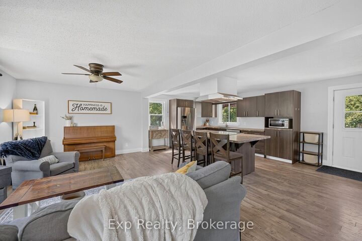 Property Photo: 1901 Hollowview Road ON K0K 3E0