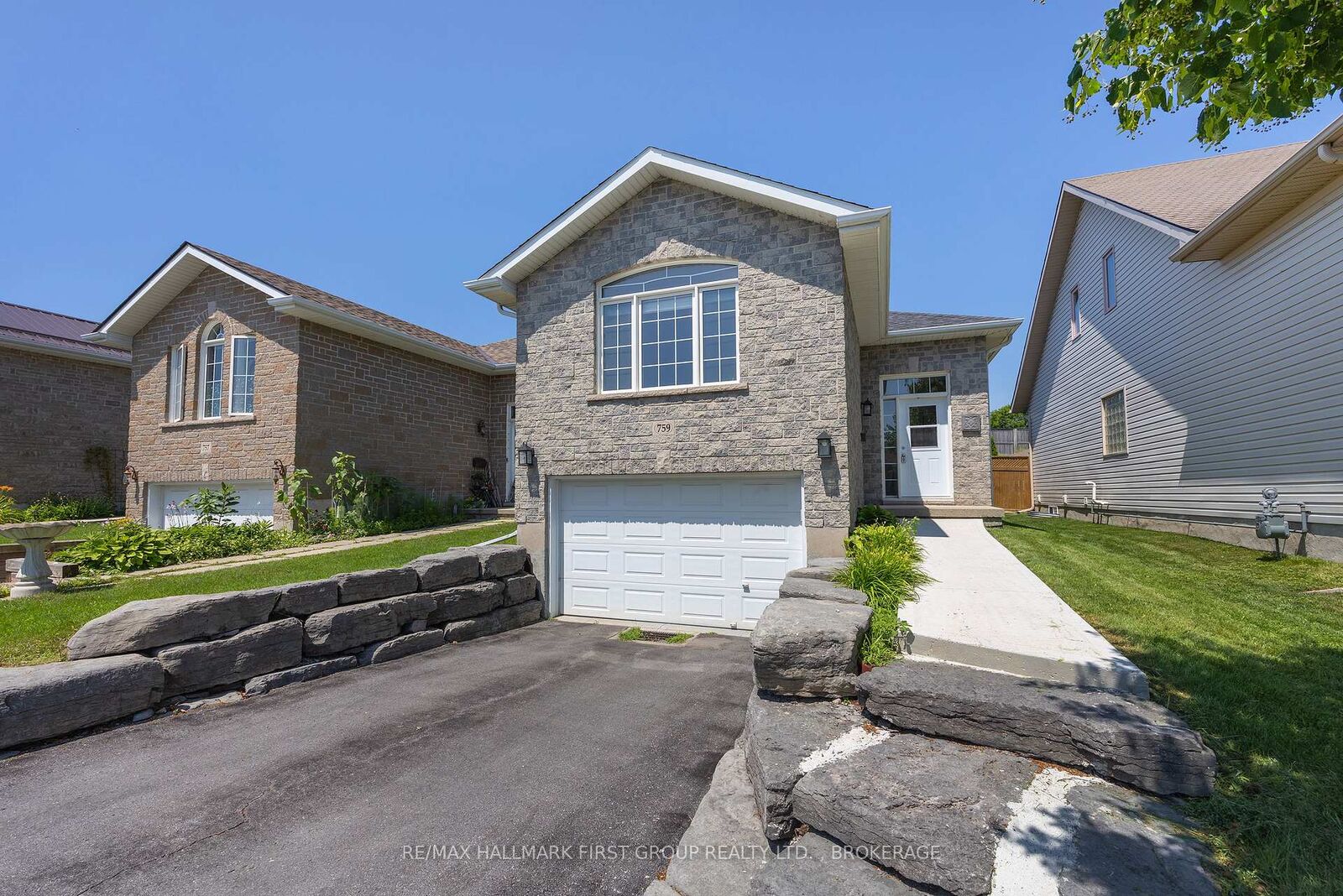 Property Photo:  759 Tanner Drive  ON K7M 9G7 
