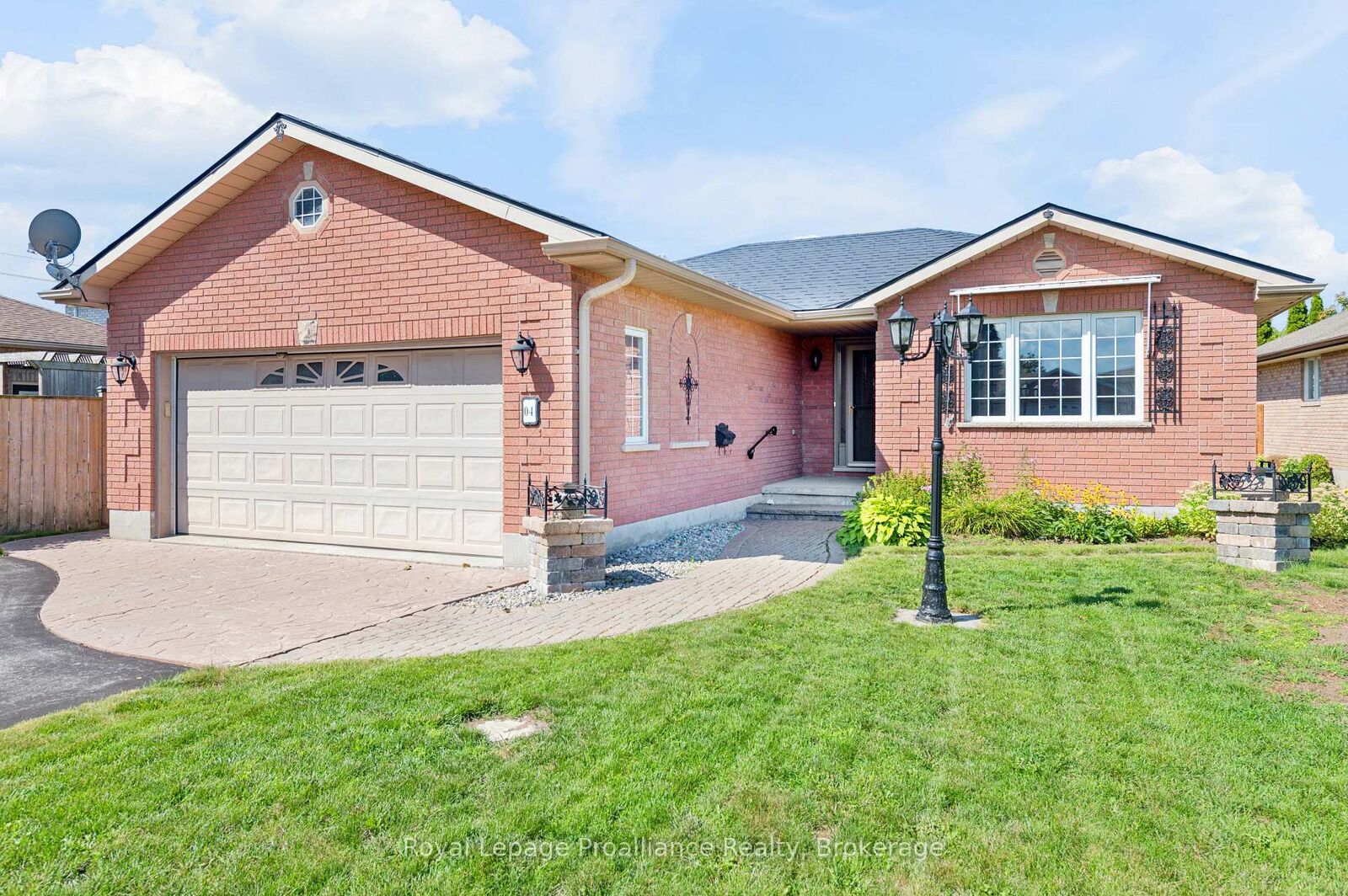 Property Photo: 4 Wilmot Court ON K8P 5H1