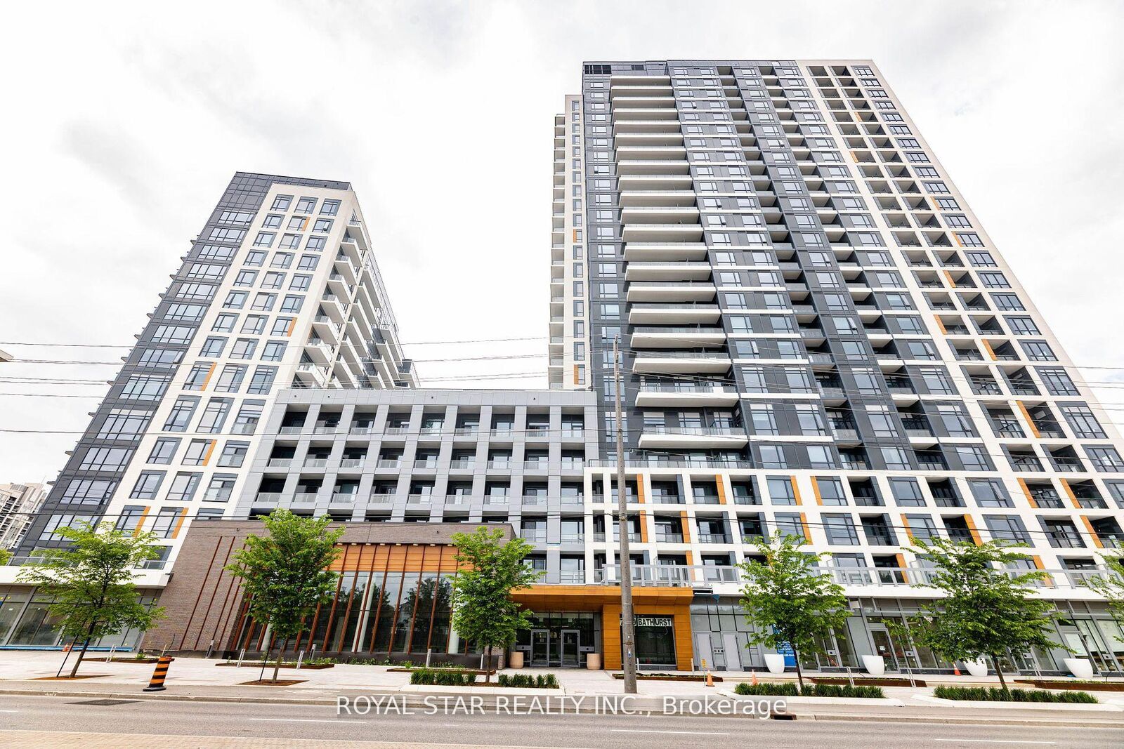 Property Photo: 7950 Bathurst Street 1207 ON L4J 0L4